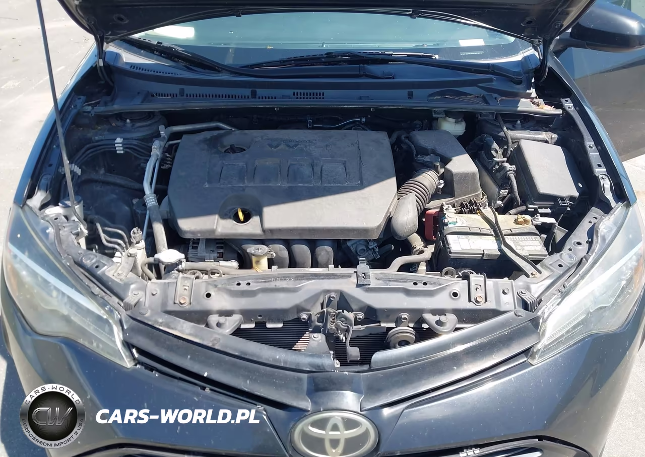 2018 Toyota Corolla Le VIN:5YFBURHE4JP784160 - 10