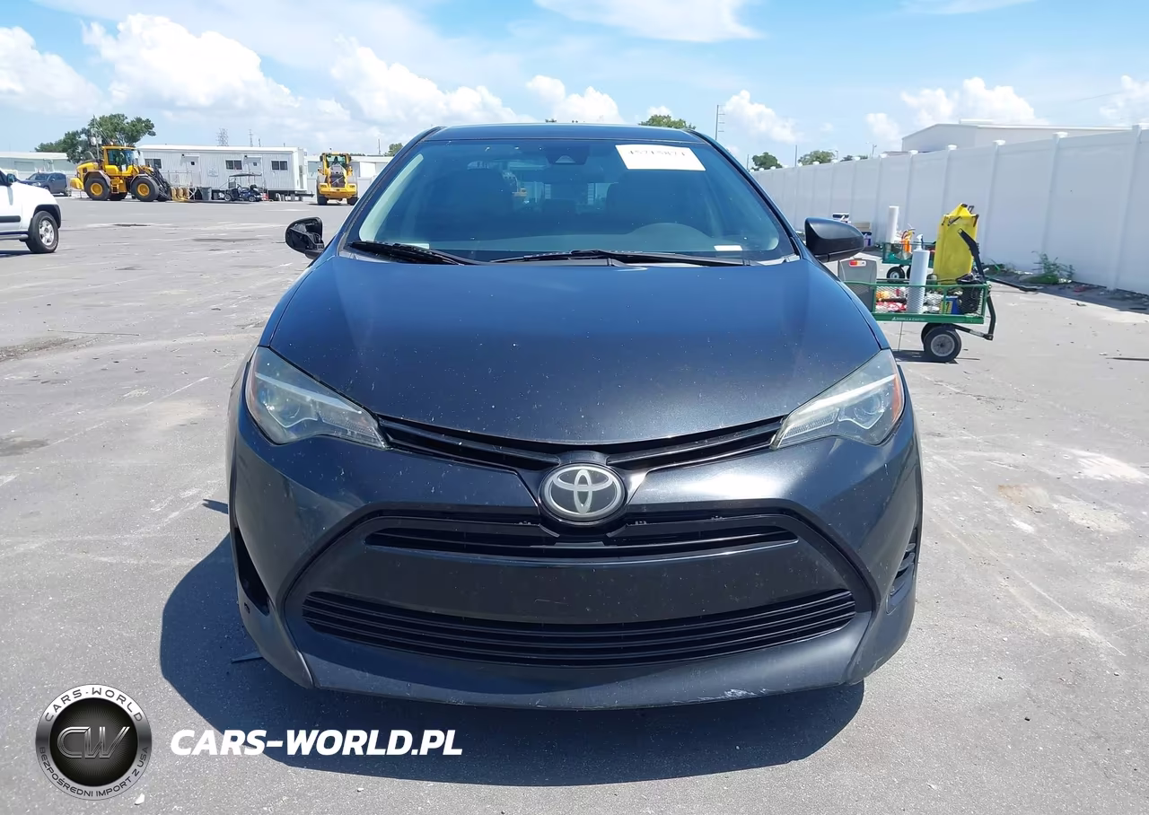 2018 Toyota Corolla Le VIN:5YFBURHE4JP784160 - 12