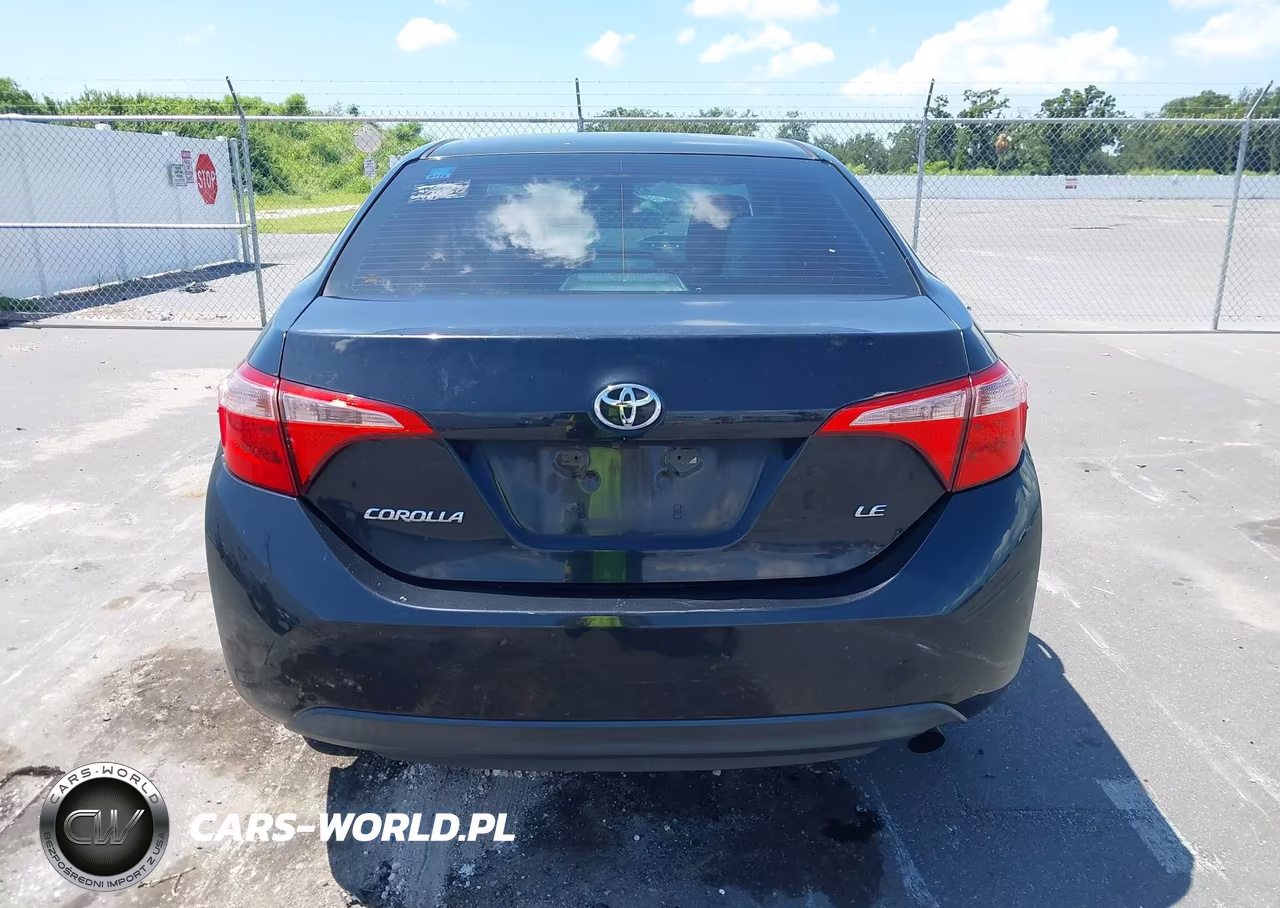 2018 Toyota Corolla Le VIN:5YFBURHE4JP784160 - 16