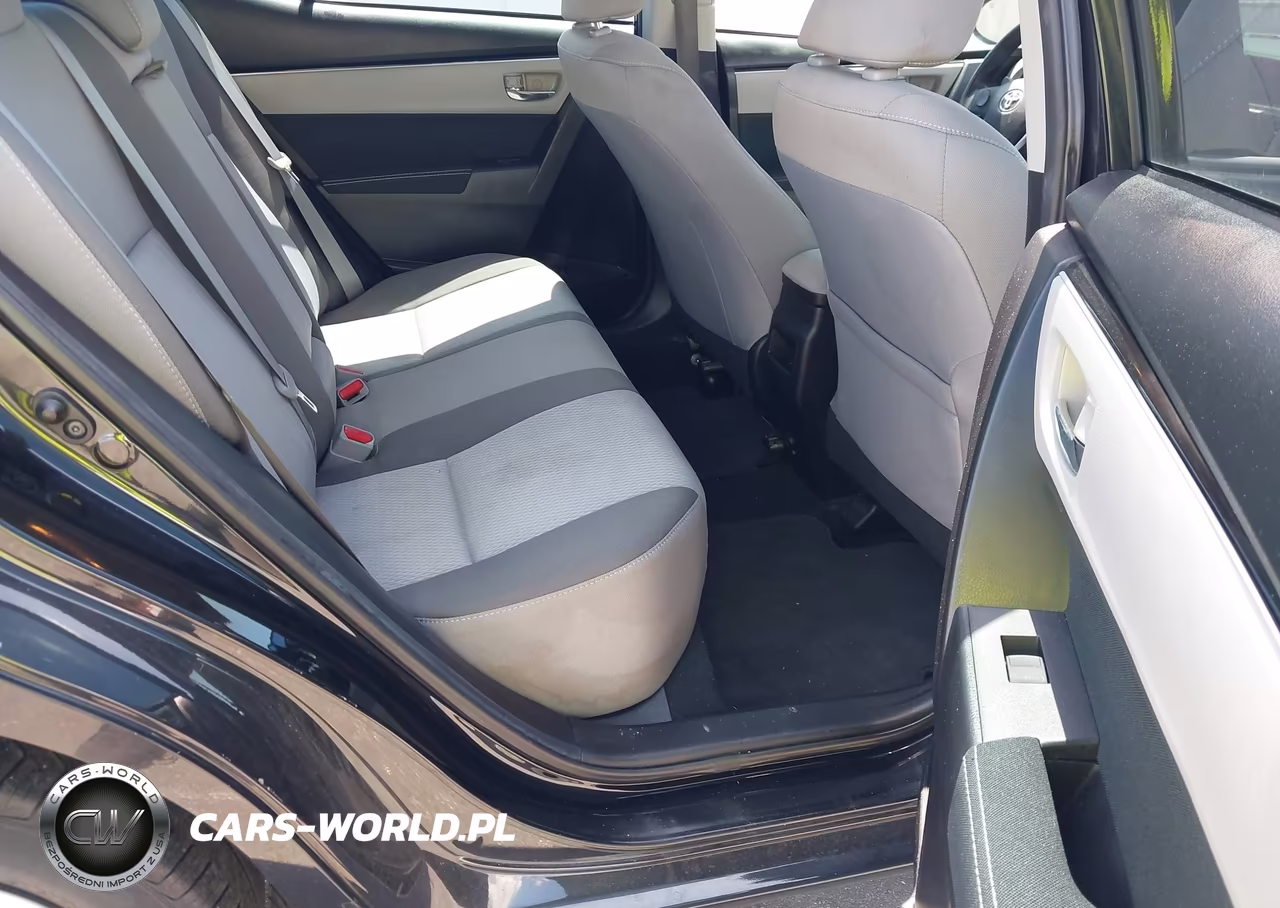 2018 Toyota Corolla Le VIN:5YFBURHE4JP784160 - 8