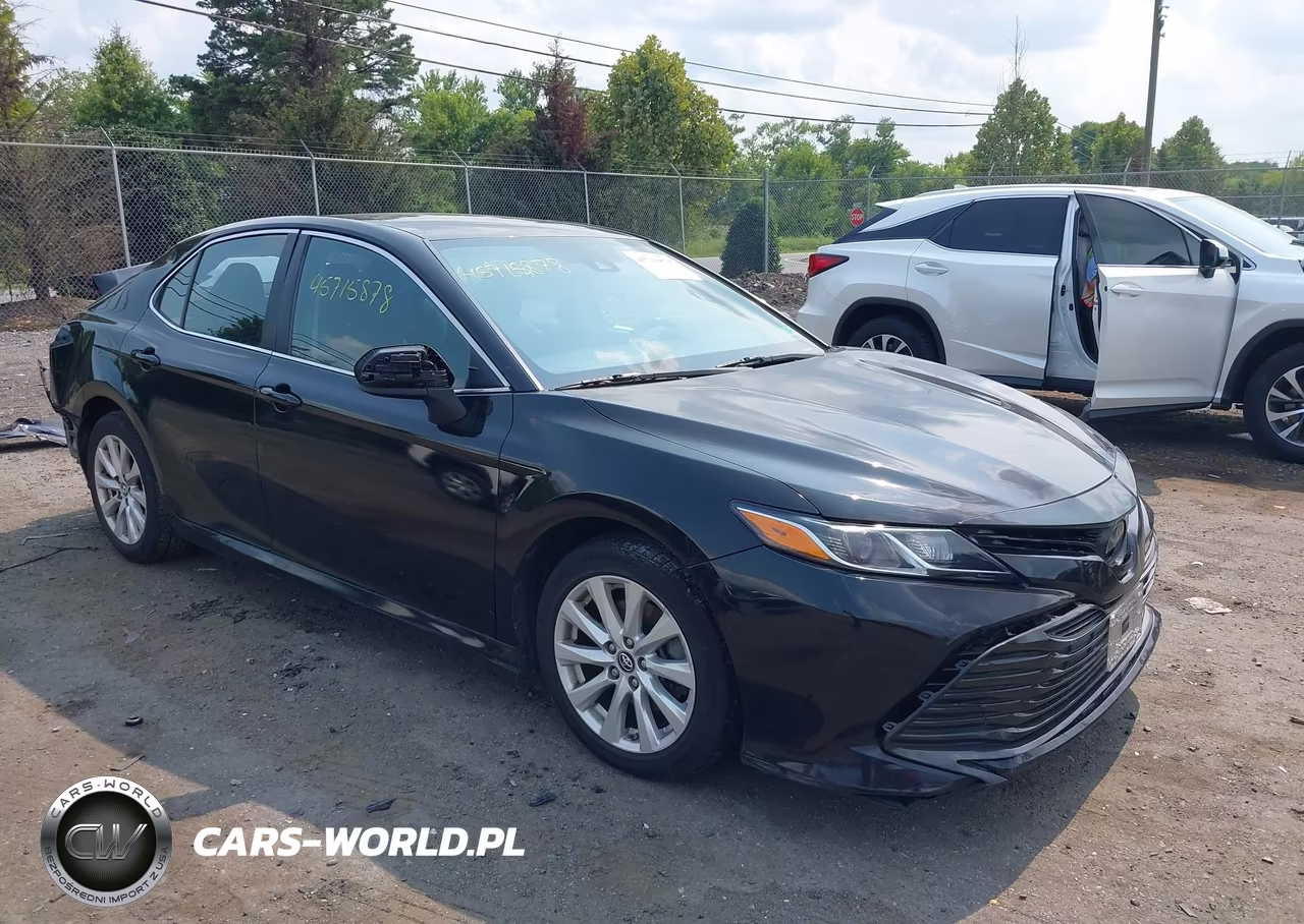 2019 Toyota Camry Le – zdjęcie 1 z 15