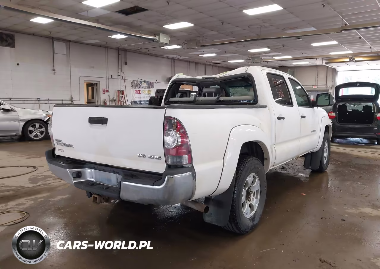 2011 Toyota Tacoma Double Cab VIN:3TMLU4EN0BM063516 - 4