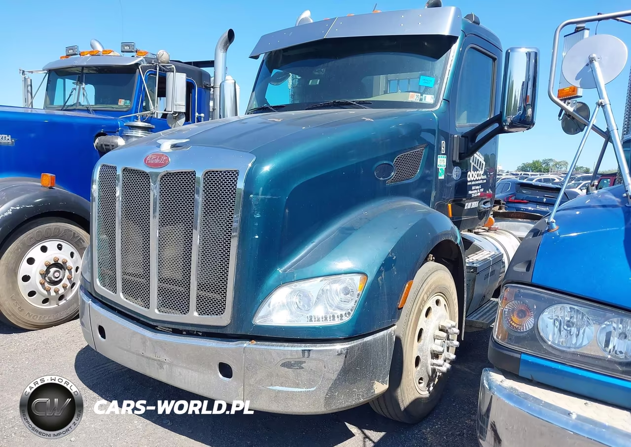 2015 Peterbilt 579 VIN:1XPBDP9X8FD284628 - 2