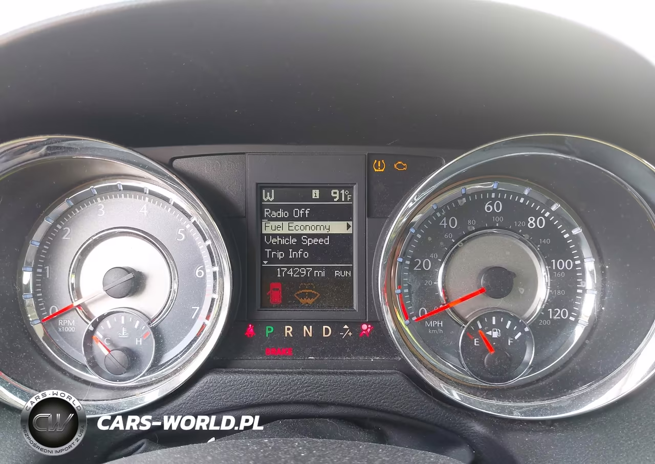 2015 Chrysler Town & Country Touring VIN:2C4RC1BG5FR551778 - 7