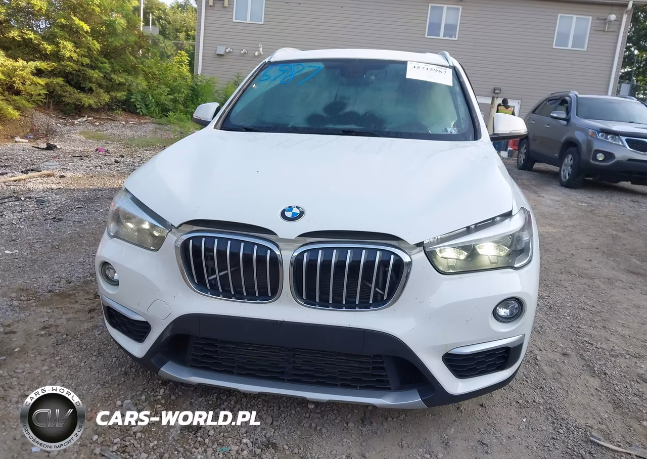 2018 BMW X1 xDrive28I VIN:WBXHT3C31J5K21678 - 12