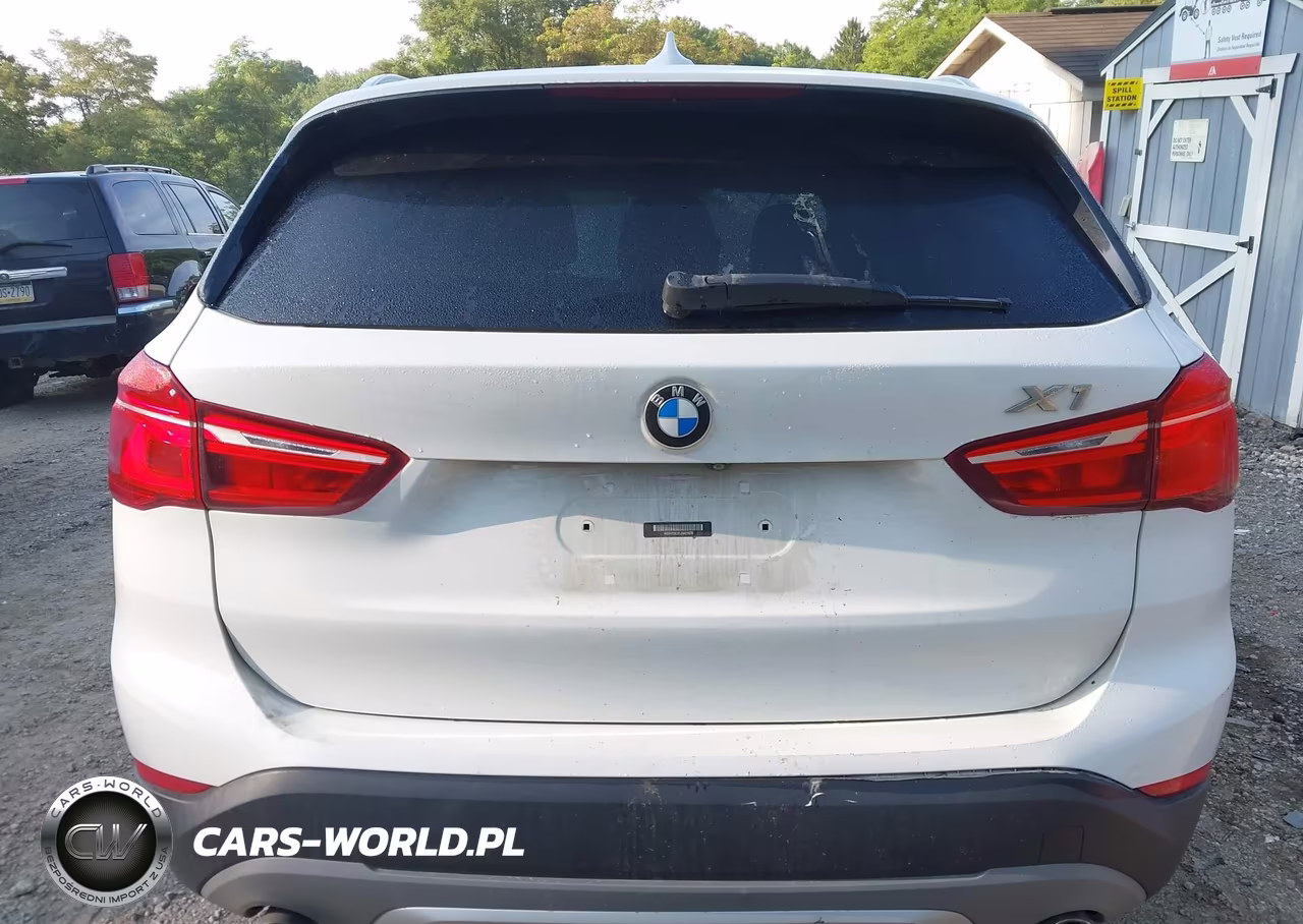 2018 BMW X1 xDrive28I VIN:WBXHT3C31J5K21678 - 16