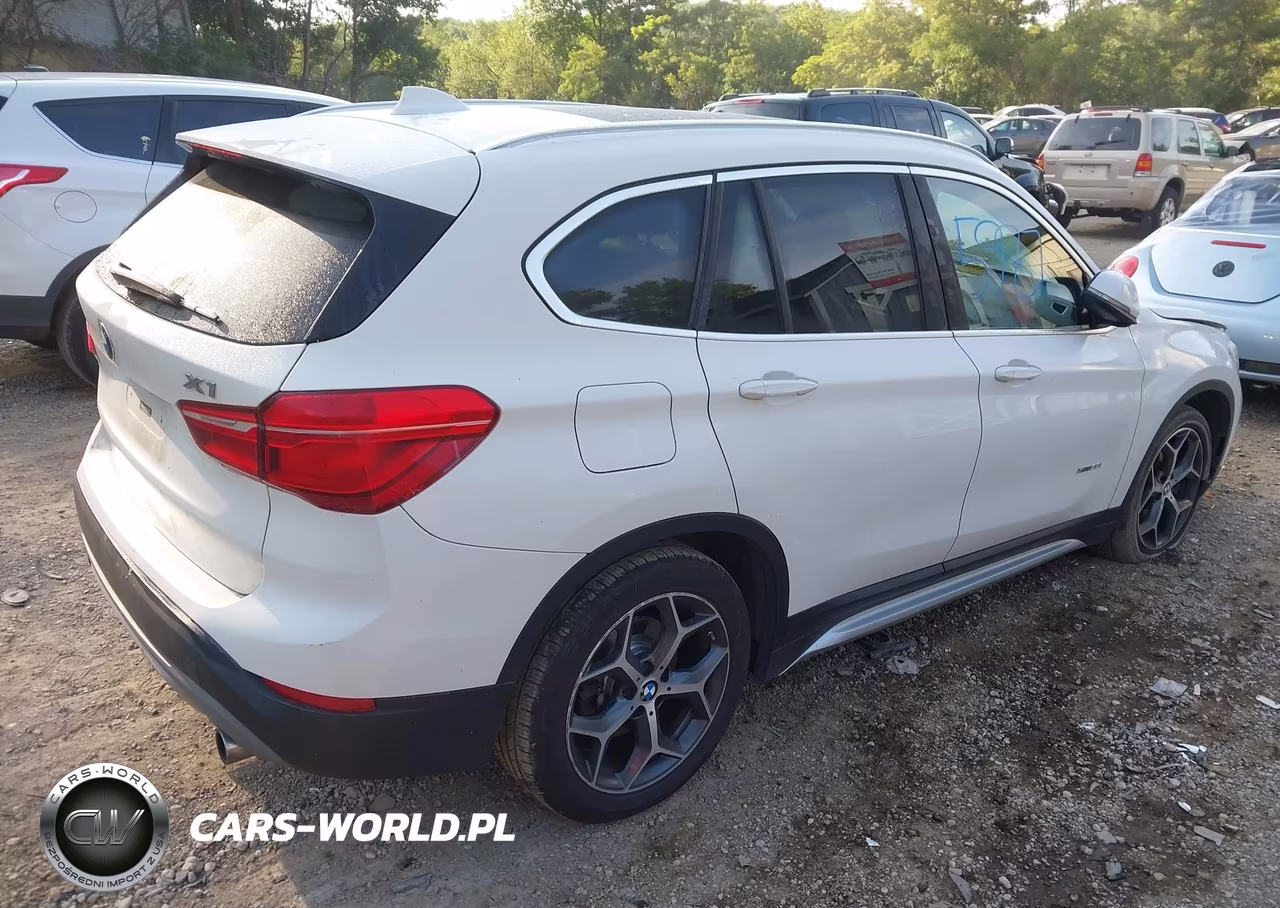 2018 BMW X1 xDrive28I VIN:WBXHT3C31J5K21678 - 4