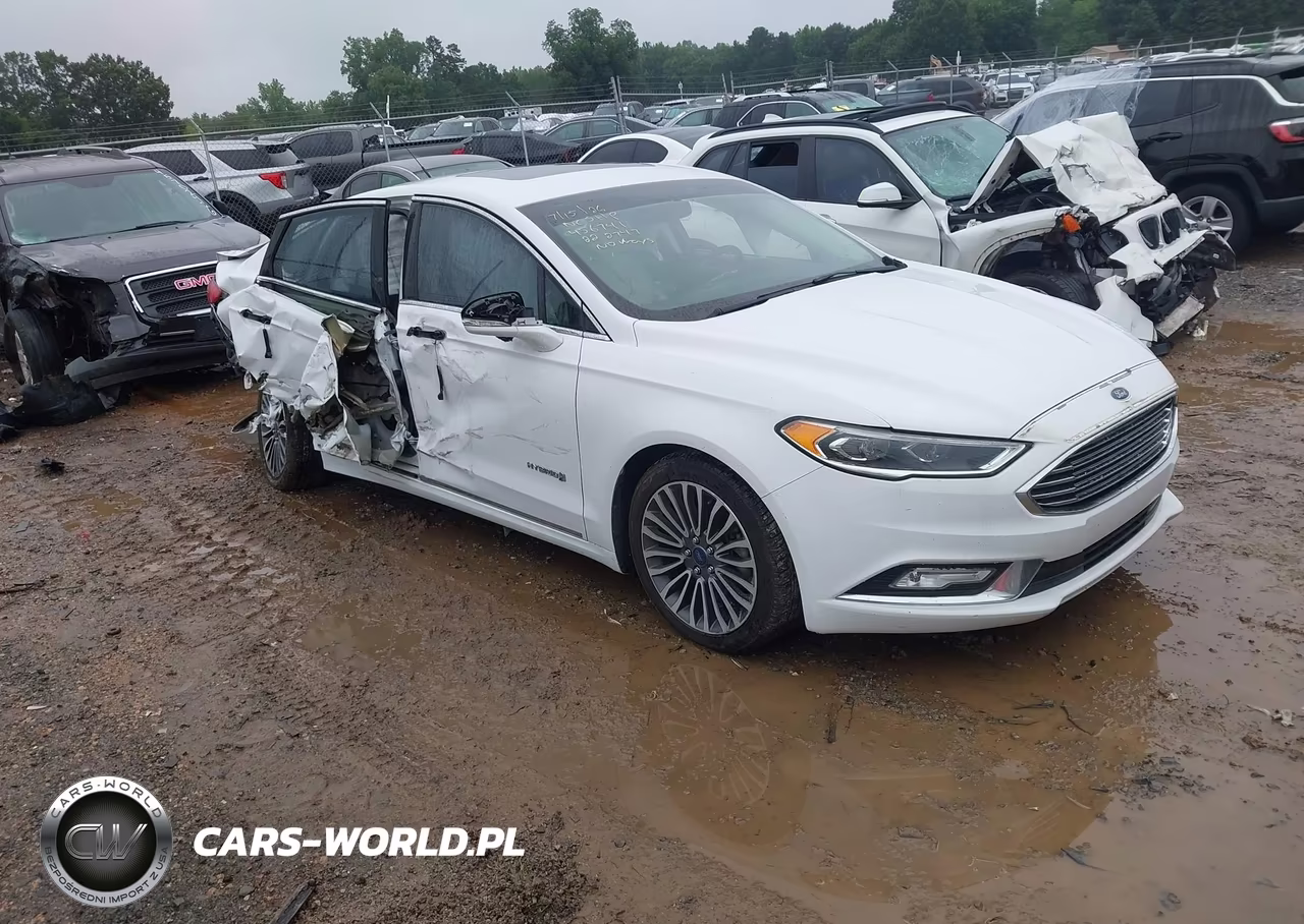 2017 Ford Fusion Hybrid Titanium – zdjęcie 1 z 17