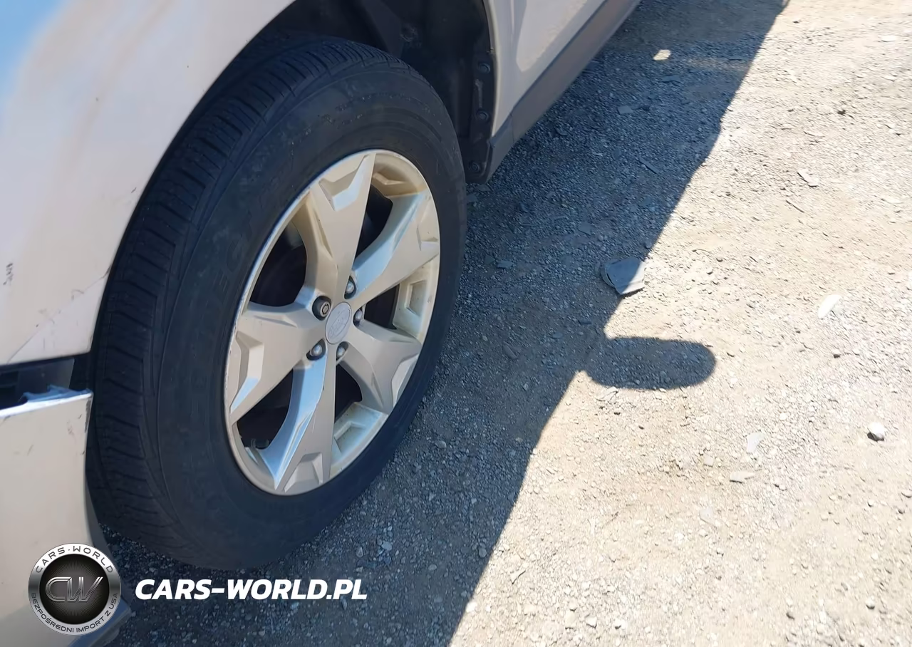 2015 Subaru Forester 2.5I Premium VIN:JF2SJAFC1FH805157 - 12