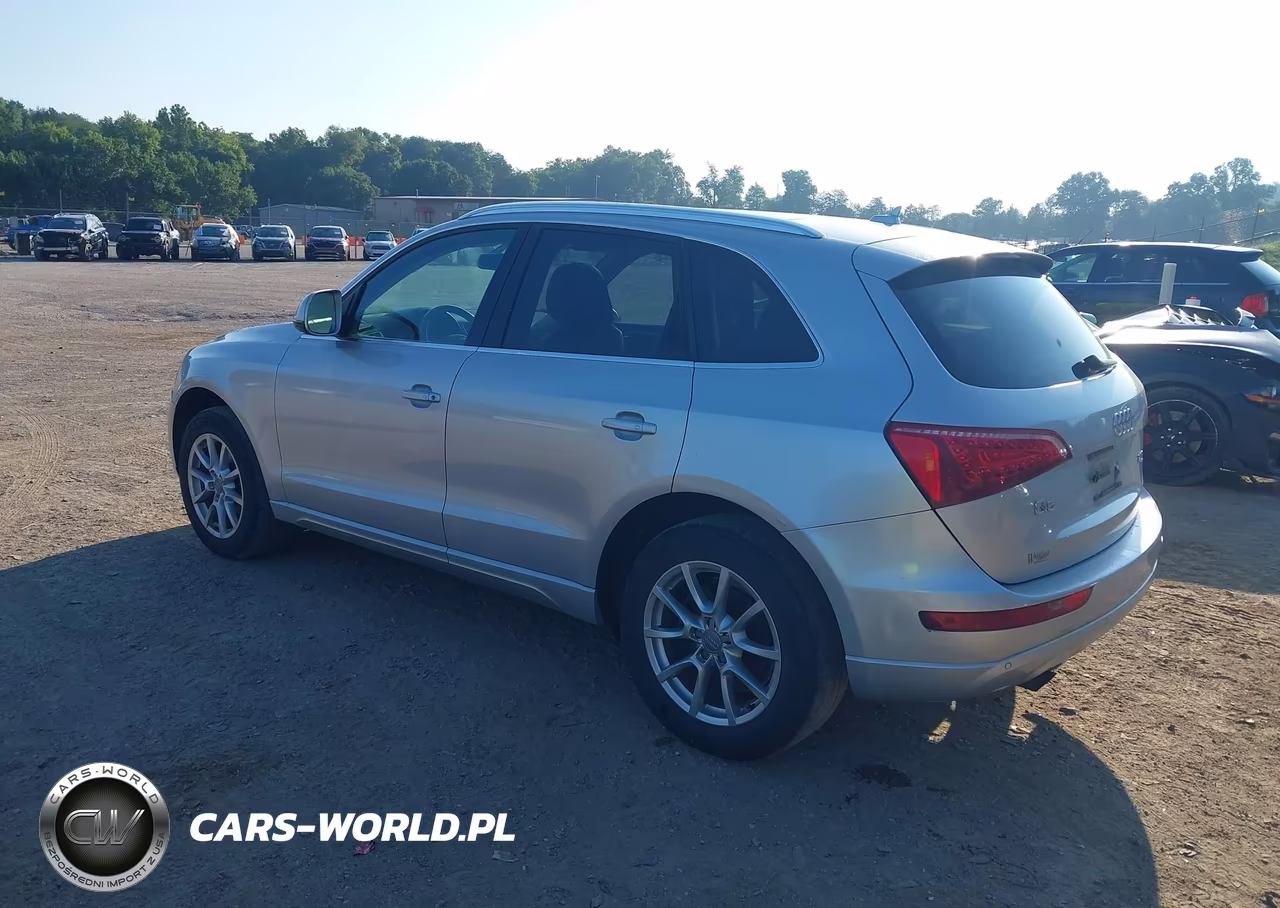 2011 Audi Q5 2.0T Premium VIN:WA1LFBFPXBA094570 - 3