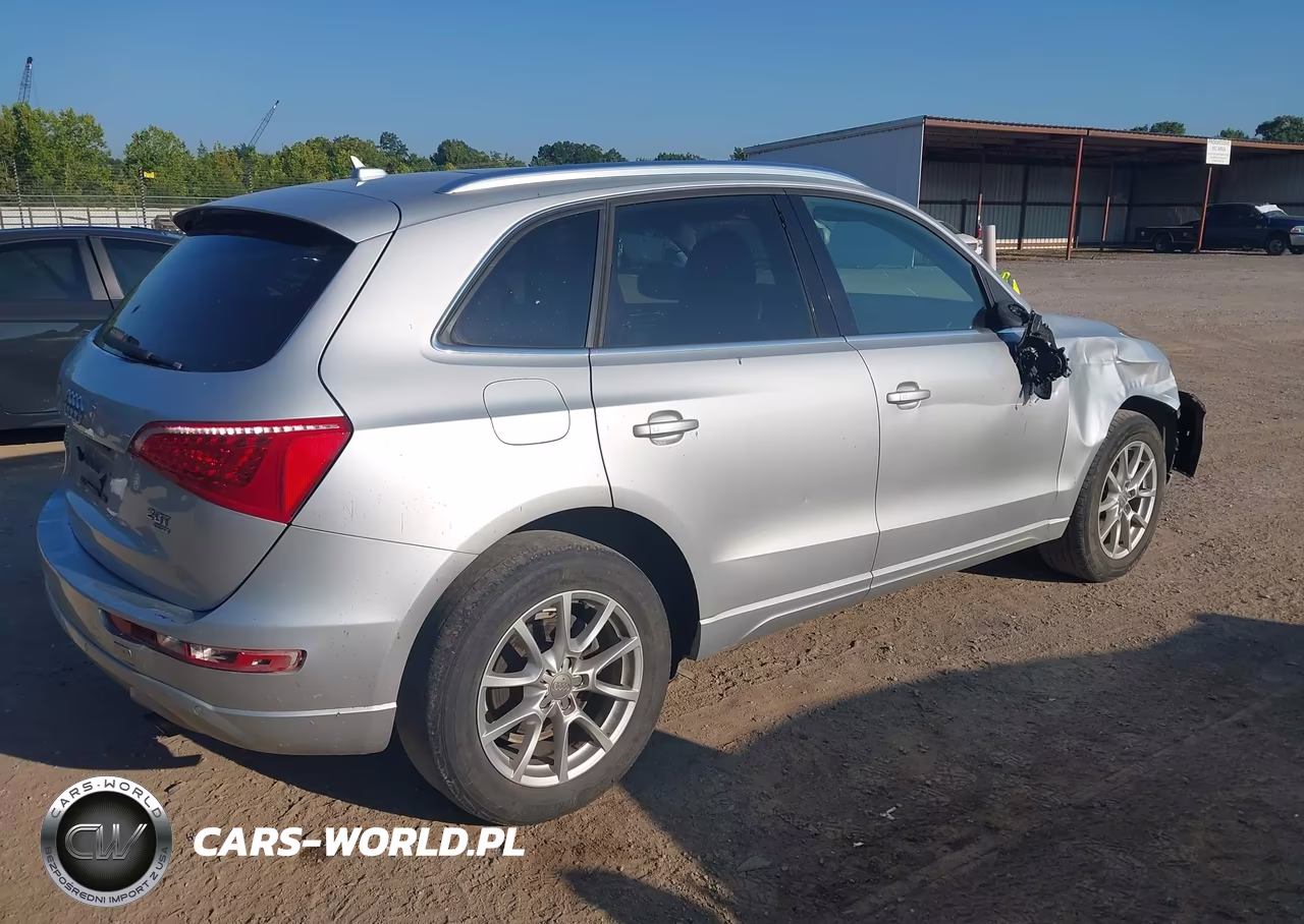 2011 Audi Q5 2.0T Premium VIN:WA1LFBFPXBA094570 - 4