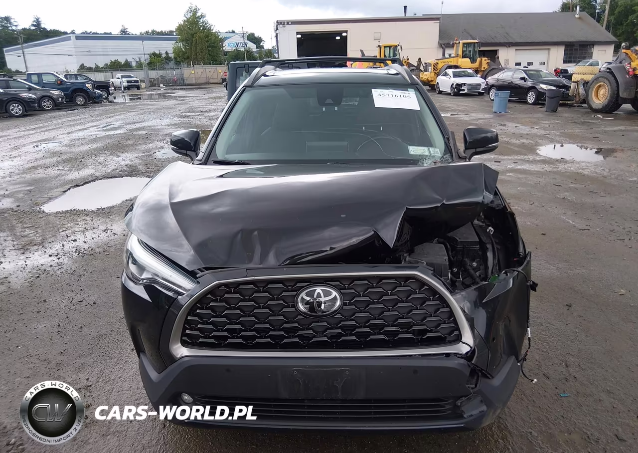 2022 Toyota Corolla Cross Xle VIN:7MUDAABG0NV040667 - 13