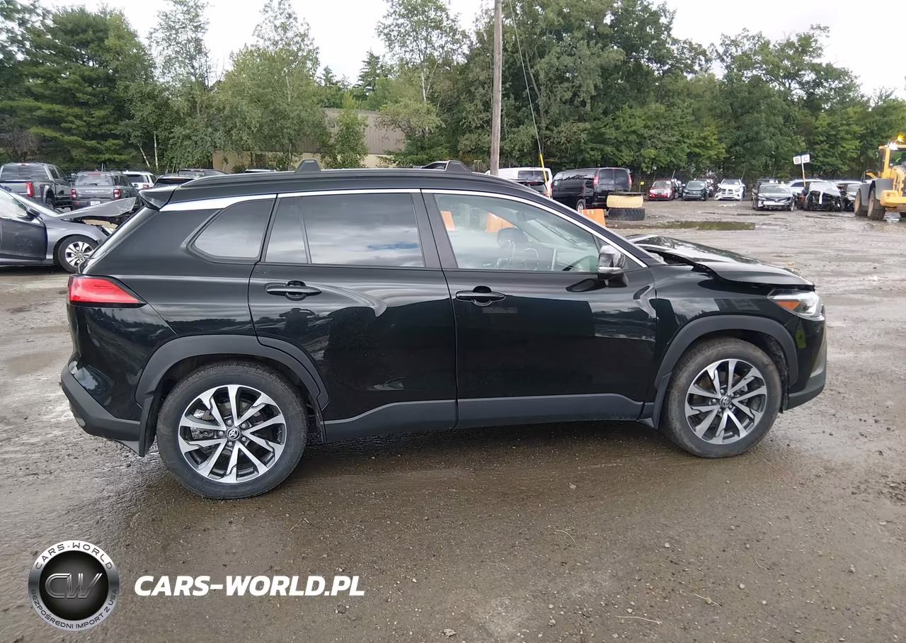 2022 Toyota Corolla Cross Xle VIN:7MUDAABG0NV040667 - 14