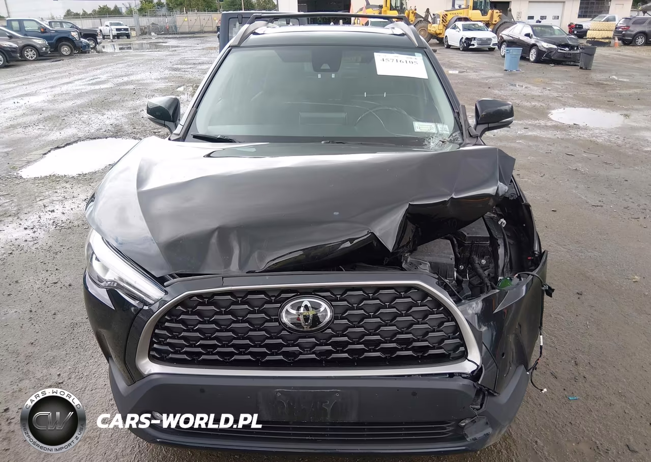 2022 Toyota Corolla Cross Xle VIN:7MUDAABG0NV040667 - 6