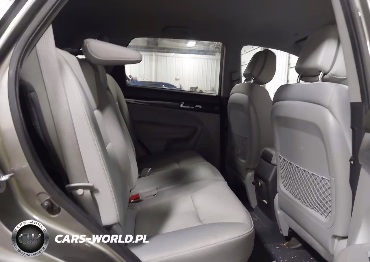 2011 Kia Sorento Lx V6 VIN:5XYKTDA20BG078105 - 8