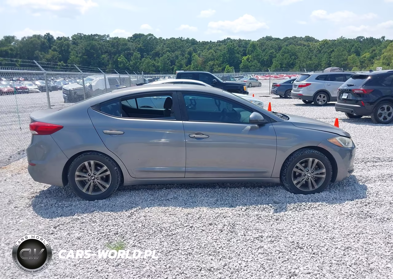 2018 Hyundai Elantra Value Edition VIN:5NPD84LF3JH305627 - 13
