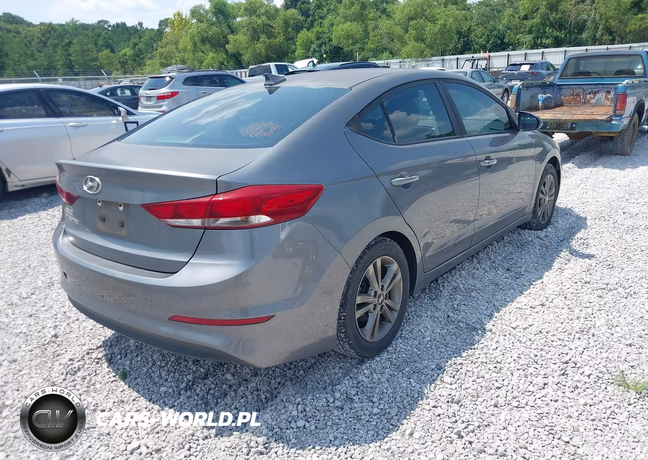 2018 Hyundai Elantra Value Edition VIN:5NPD84LF3JH305627 - 4