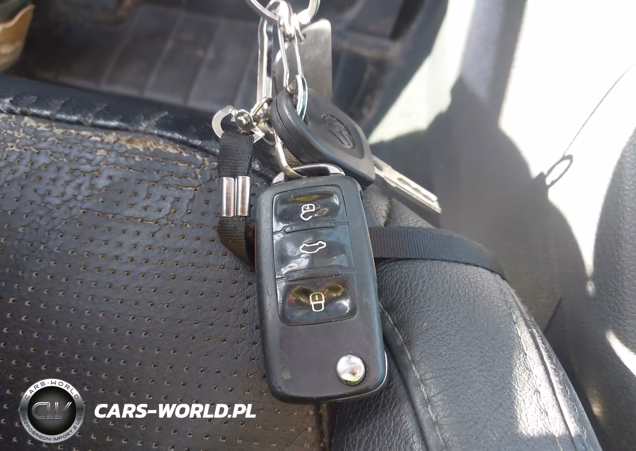 2013 Volkswagen Golf 2.0L Tdi 4-Door VIN:WVWDM7AJ2DW054117 - 11