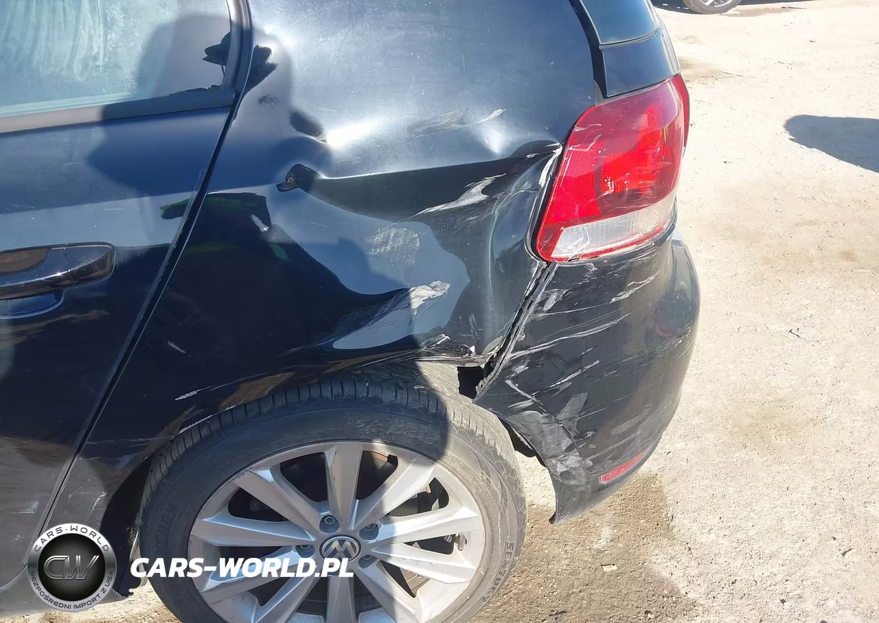 2013 Volkswagen Golf 2.0L Tdi 4-Door VIN:WVWDM7AJ2DW054117 - 6