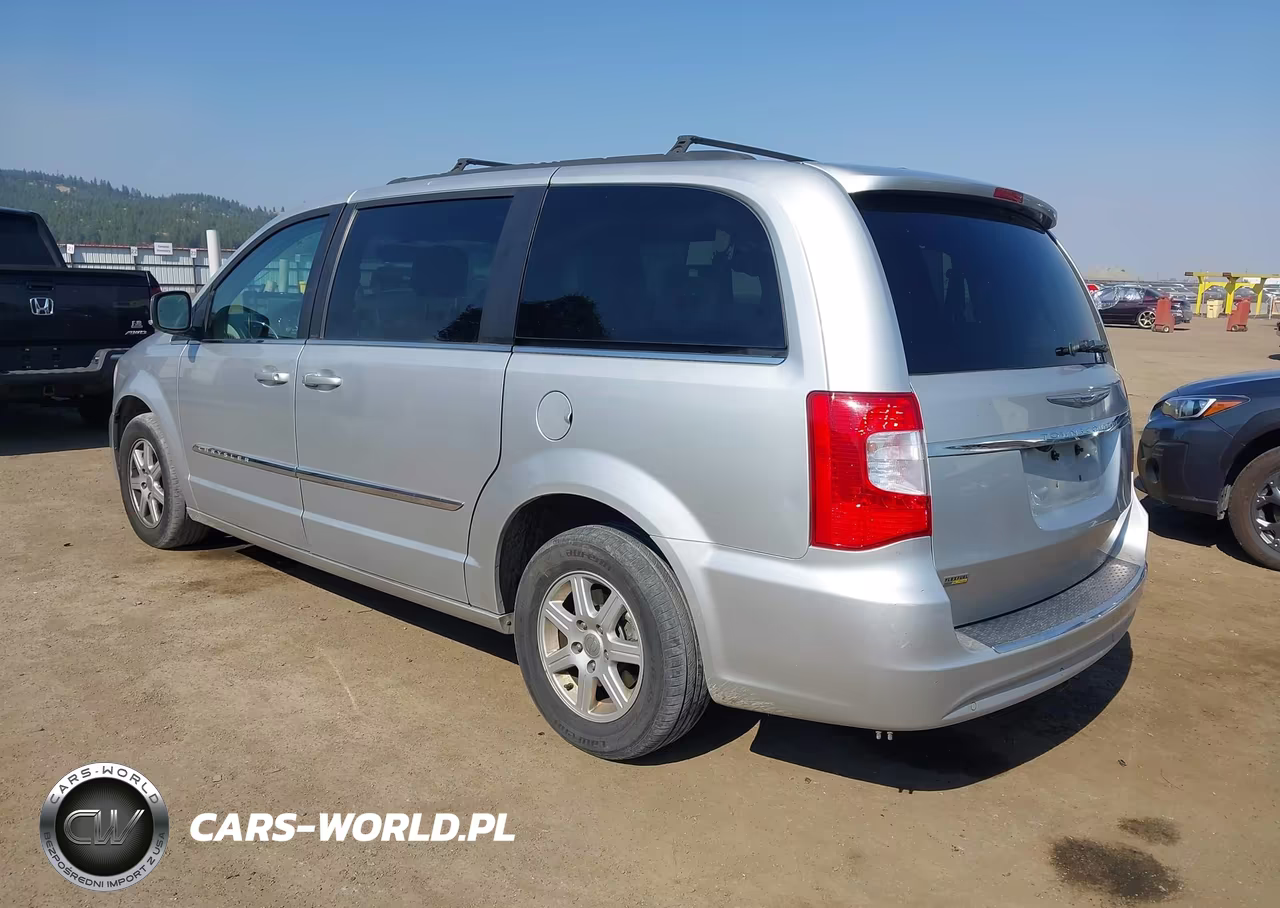 2011 Chrysler Town & Country Touring-L VIN:2A4RR8DG2BR705842 - 3