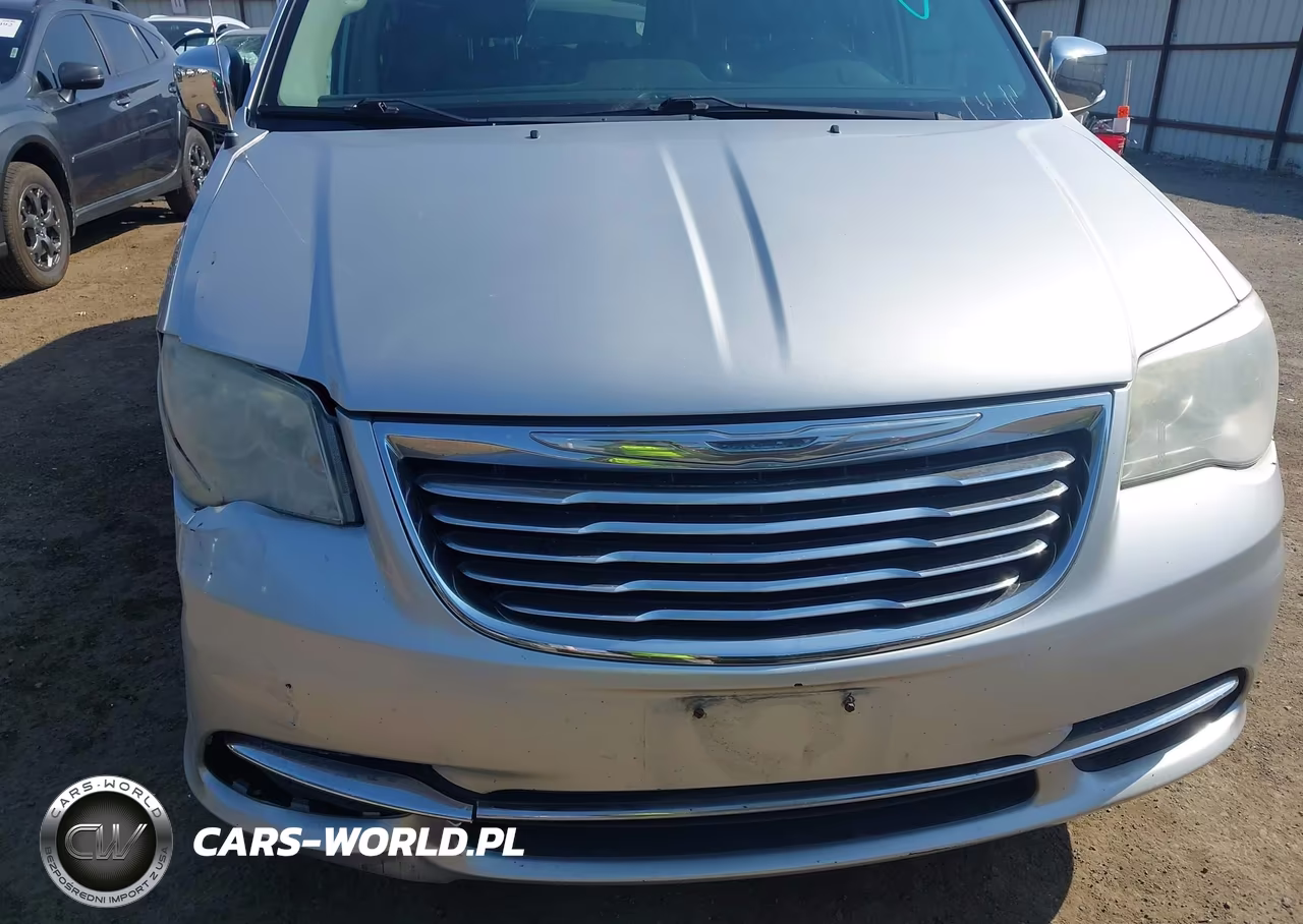 2011 Chrysler Town & Country Touring-L VIN:2A4RR8DG2BR705842 - 6