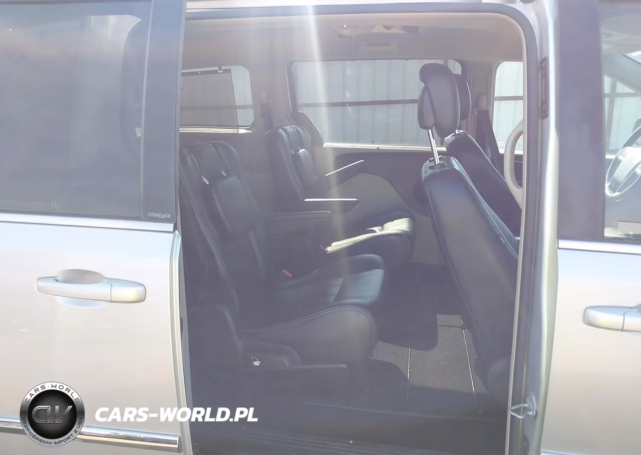 2011 Chrysler Town & Country Touring-L VIN:2A4RR8DG2BR705842 - 8
