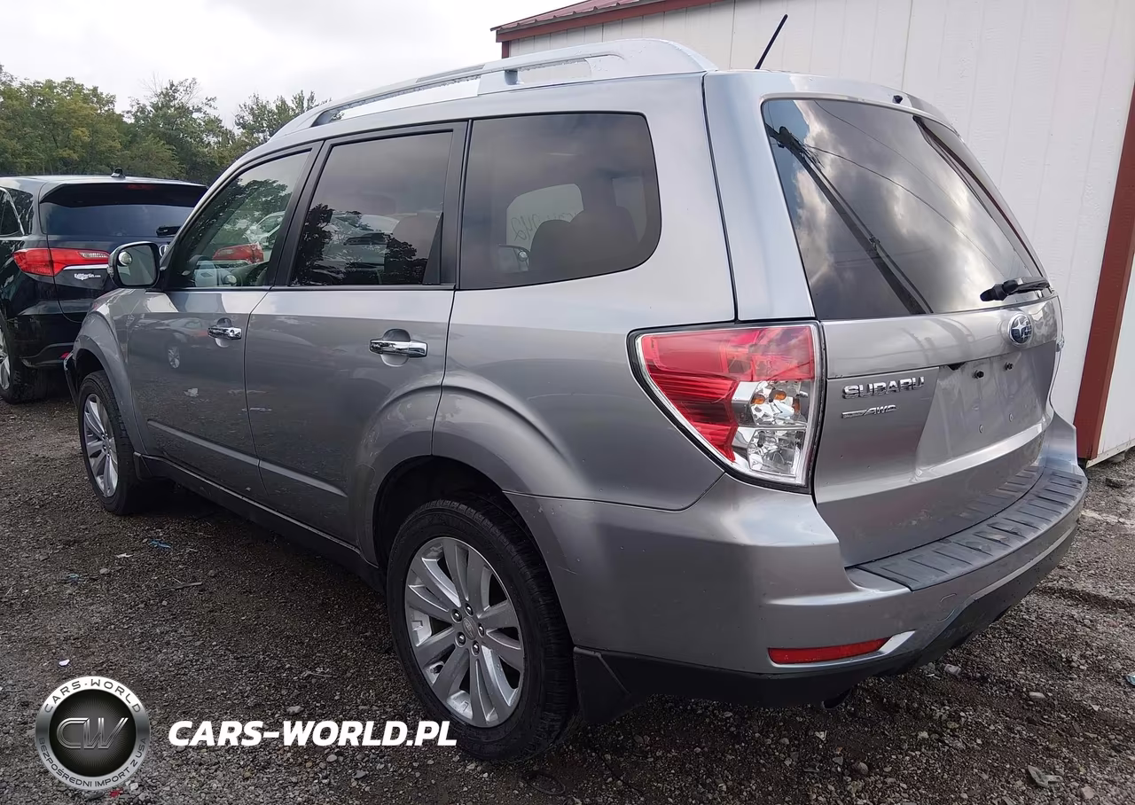 2011 Subaru Forester 2.5X Touring VIN:JF2SHBGC8BH723310 - 3