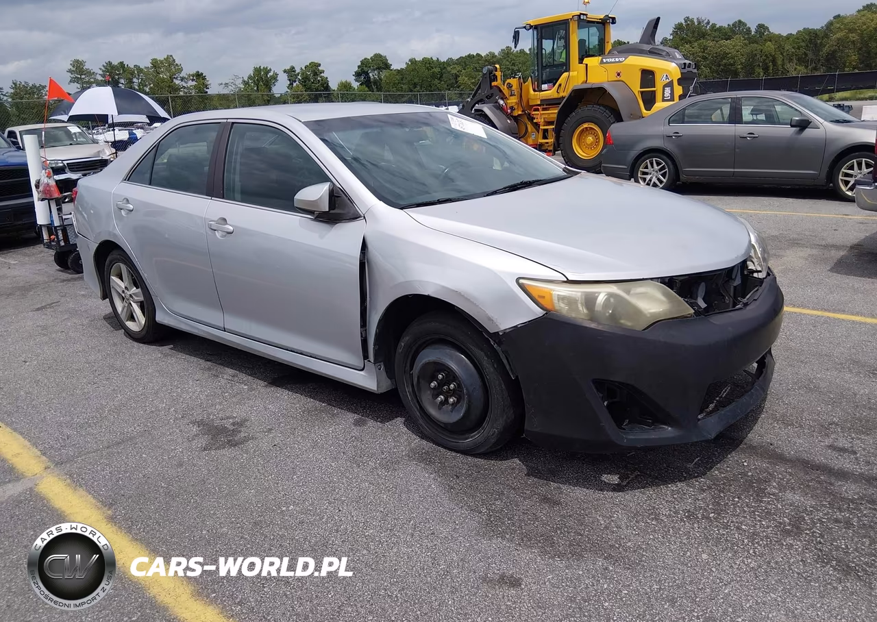 2012 Toyota Camry Se – zdjęcie 1 z 12