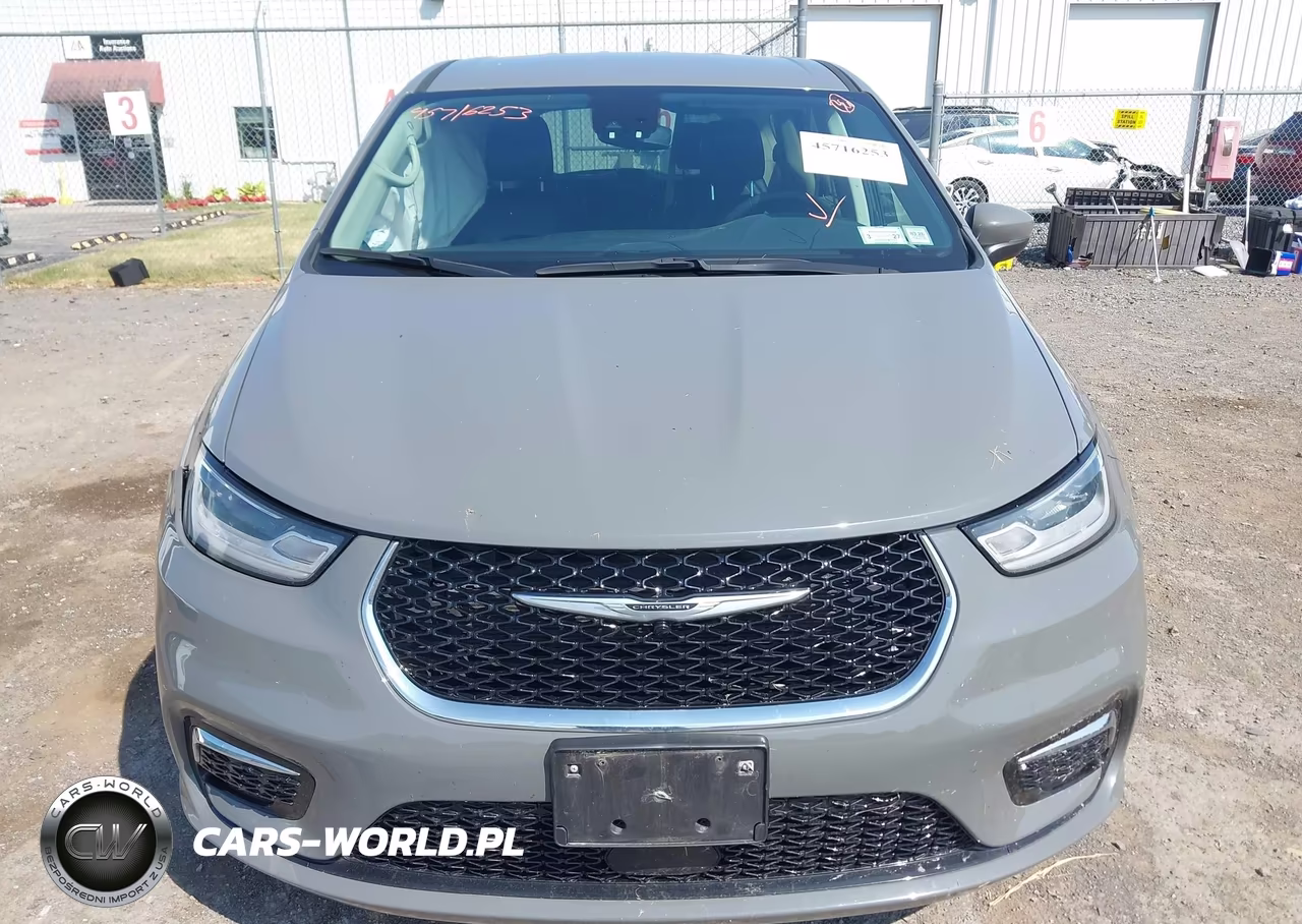 2023 Chrysler Pacifica Touring L VIN:2C4RC1BG9PR605987 - 12