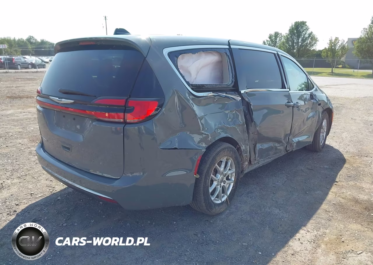 2023 Chrysler Pacifica Touring L VIN:2C4RC1BG9PR605987 - 4