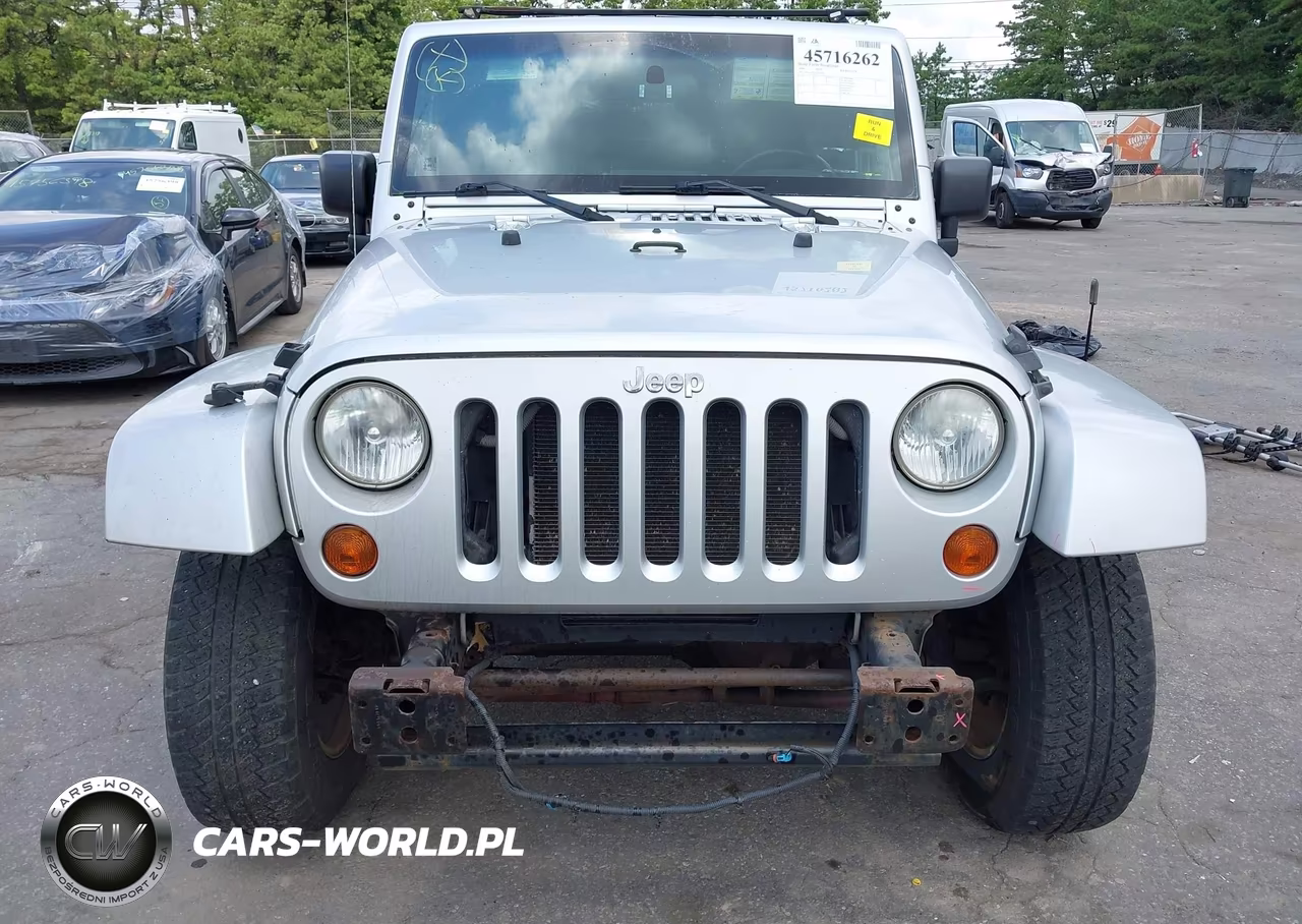 2008 Jeep Wrangler Unlimited Sahara VIN:1J8GA59198L627190 - 13