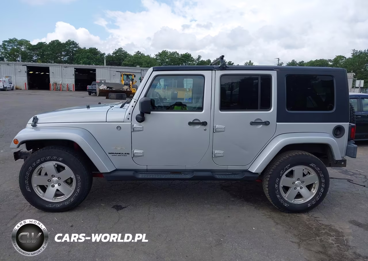 2008 Jeep Wrangler Unlimited Sahara VIN:1J8GA59198L627190 - 15