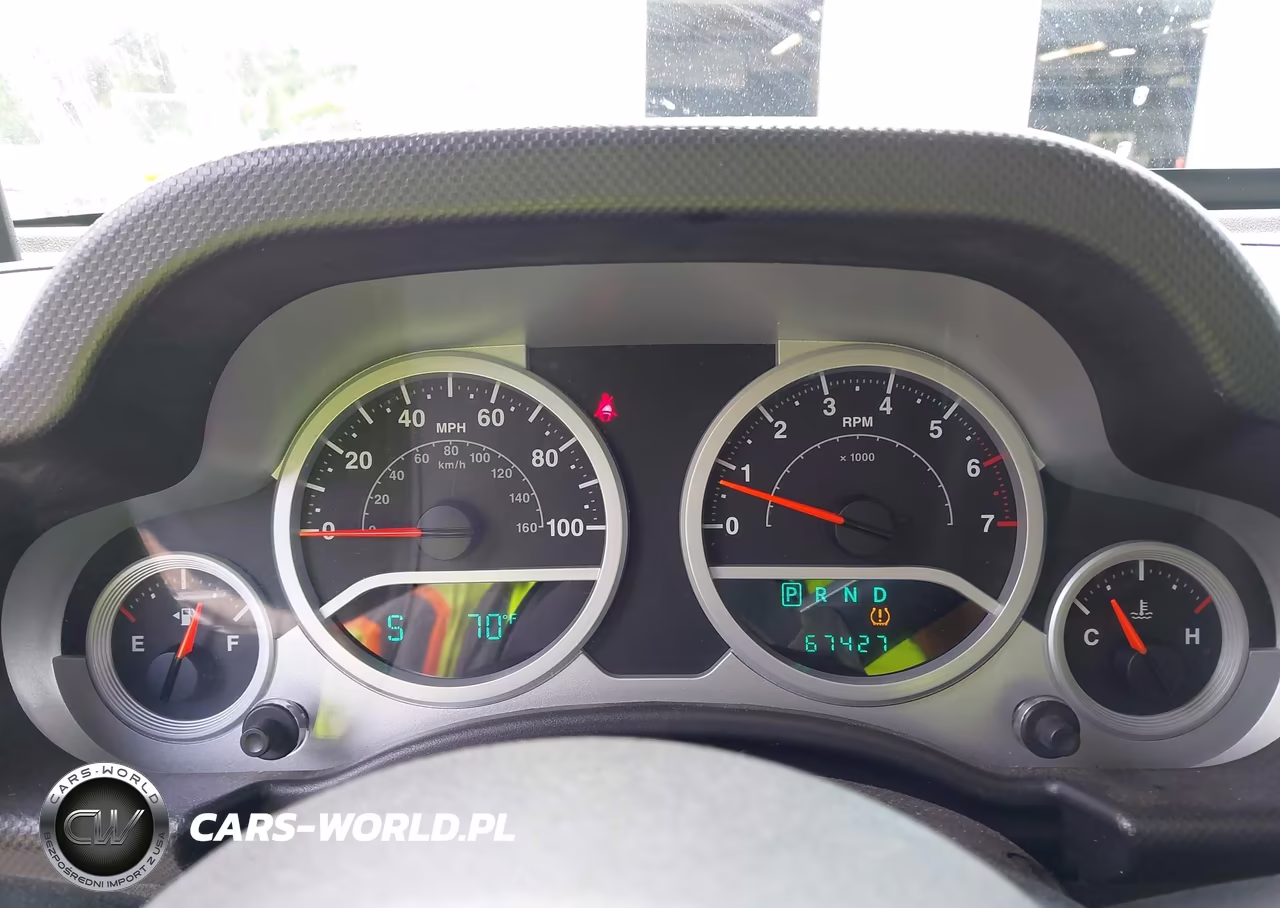2008 Jeep Wrangler Unlimited Sahara VIN:1J8GA59198L627190 - 7