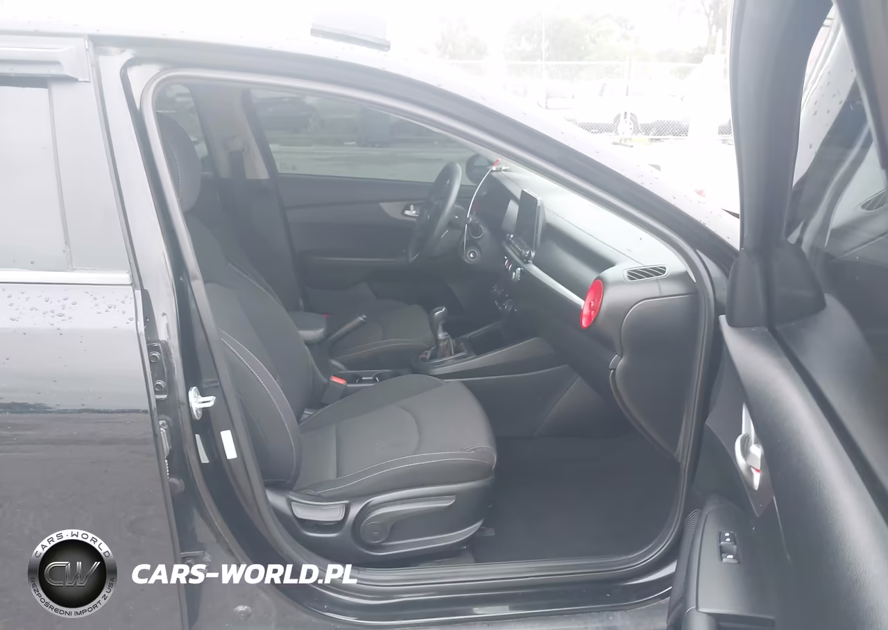2019 Kia Forte Fe VIN:3KPF24AD5KE073162 - 5