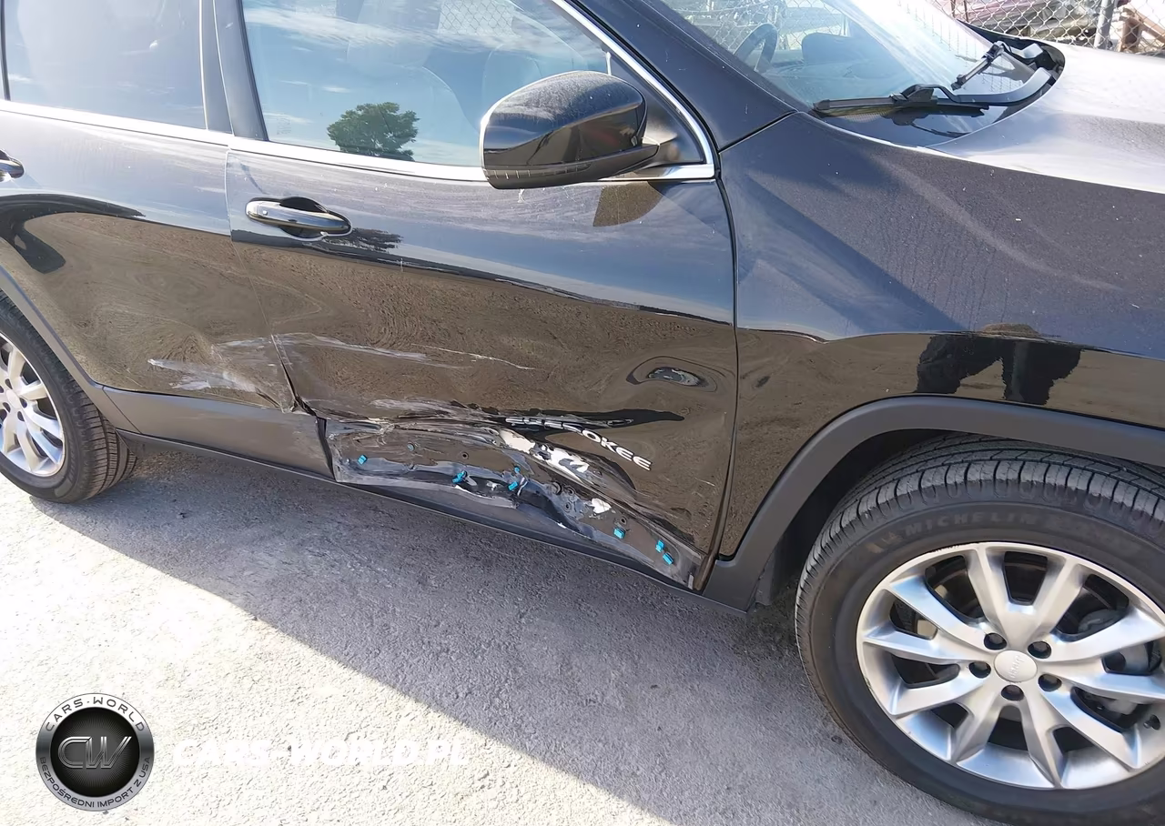 2018 Jeep Cherokee Limited 4X4 VIN:1C4PJMDX9JD526406 - 12