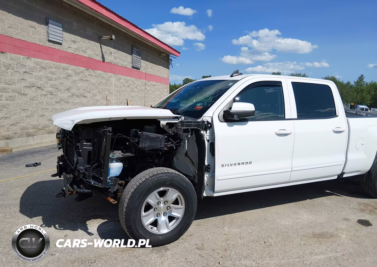 2018 Chevrolet Silverado 1500 1Lt VIN:3GCUKREC0JG370946 - 18