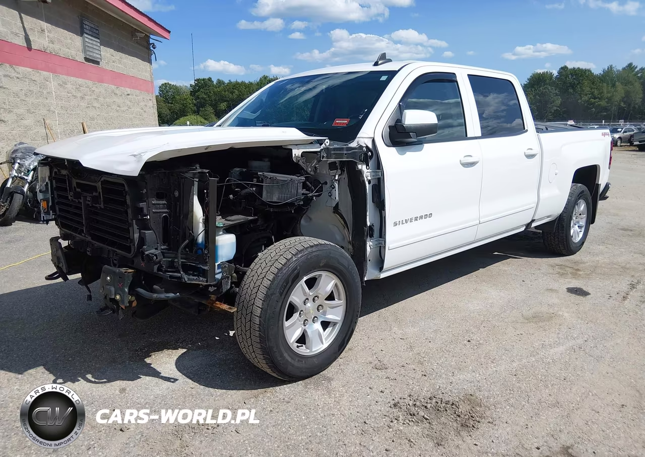 2018 Chevrolet Silverado 1500 1Lt VIN:3GCUKREC0JG370946 - 2