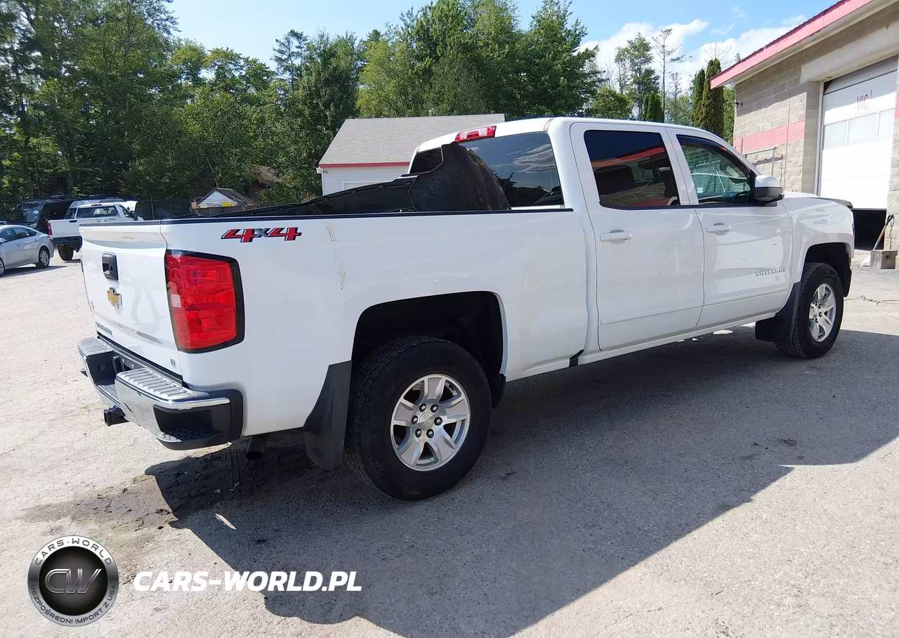 2018 Chevrolet Silverado 1500 1Lt VIN:3GCUKREC0JG370946 - 4
