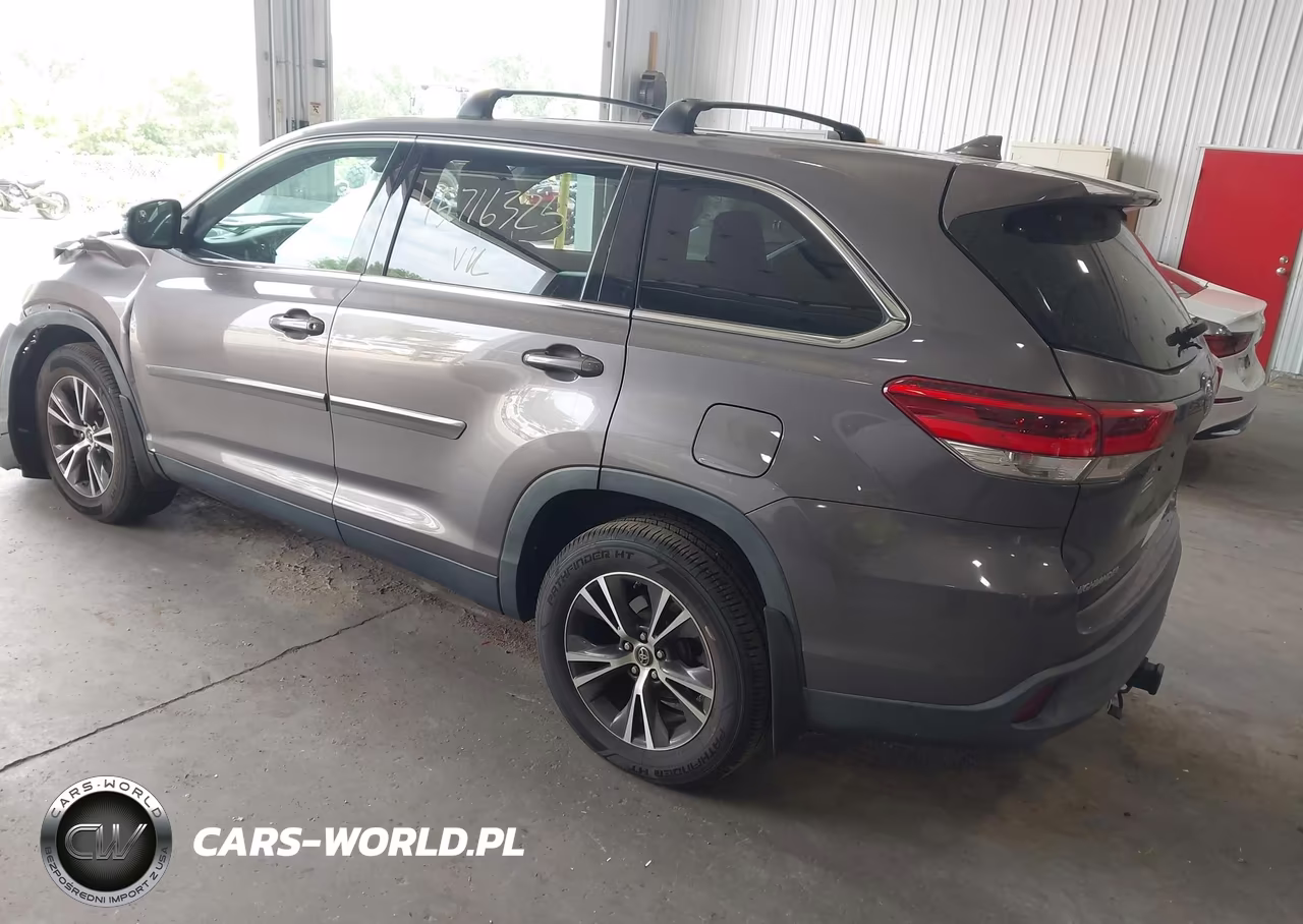 2019 Toyota Highlander Le Plus VIN:5TDBZRFH9KS961485 - 3
