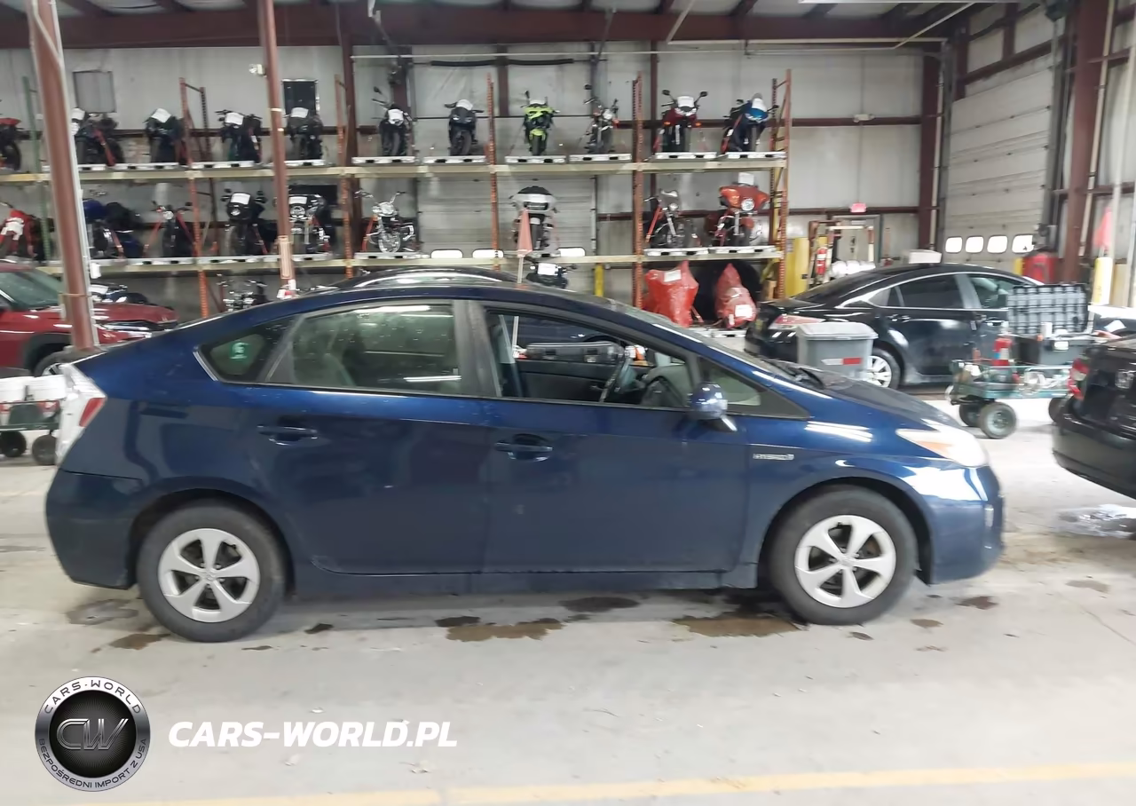 2013 Toyota Prius Three VIN:JTDKN3DU2D1727276 - 13