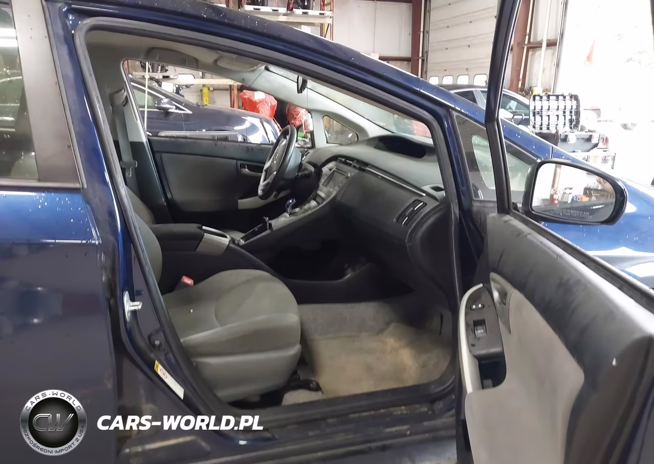 2013 Toyota Prius Three VIN:JTDKN3DU2D1727276 - 5