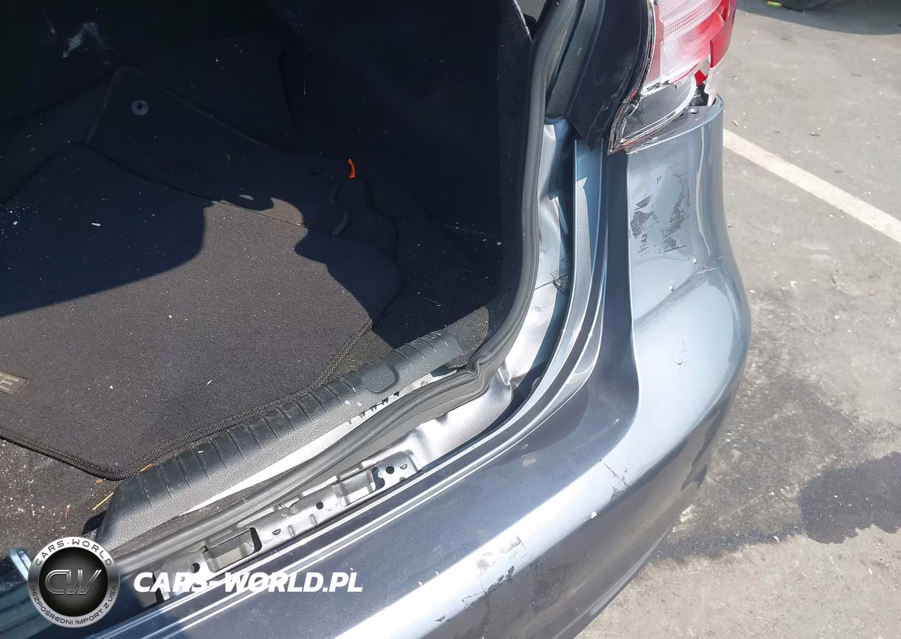 2018 Kia Forte S VIN:3KPFL4A7XJE219500 - 18
