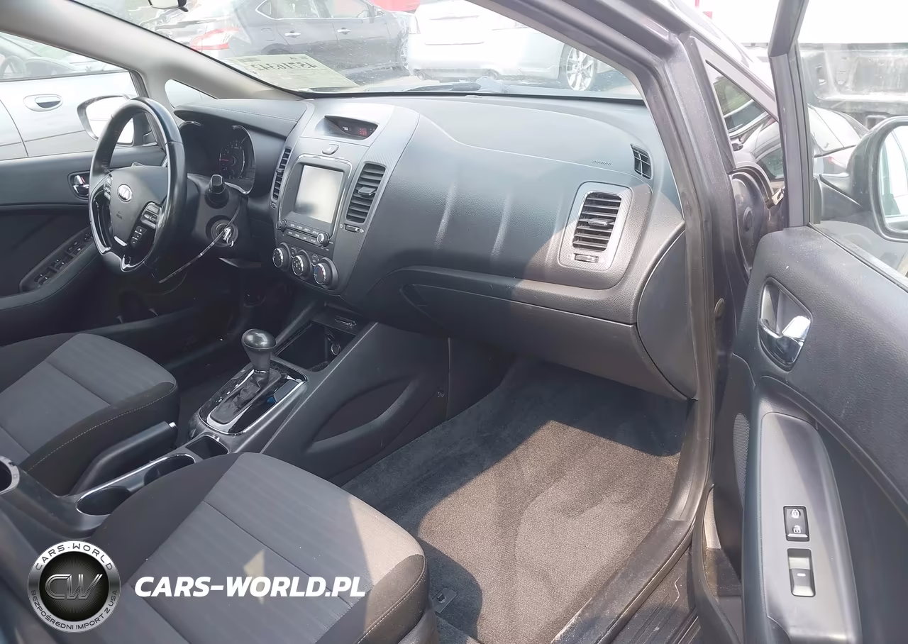 2018 Kia Forte S VIN:3KPFL4A7XJE219500 - 5