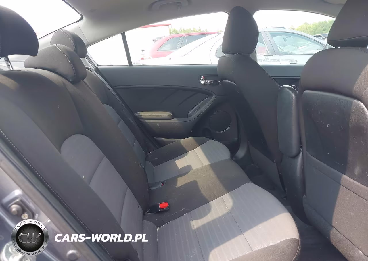 2018 Kia Forte S VIN:3KPFL4A7XJE219500 - 8