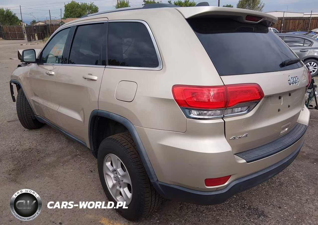 2015 Jeep Grand Cherokee Laredo VIN:1C4RJFAG9FC676229 - 3
