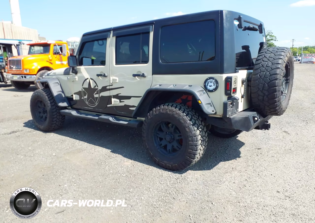 2012 Jeep Wrangler Unlimited Sahara VIN:1C4HJWEG3CL120256 - 3