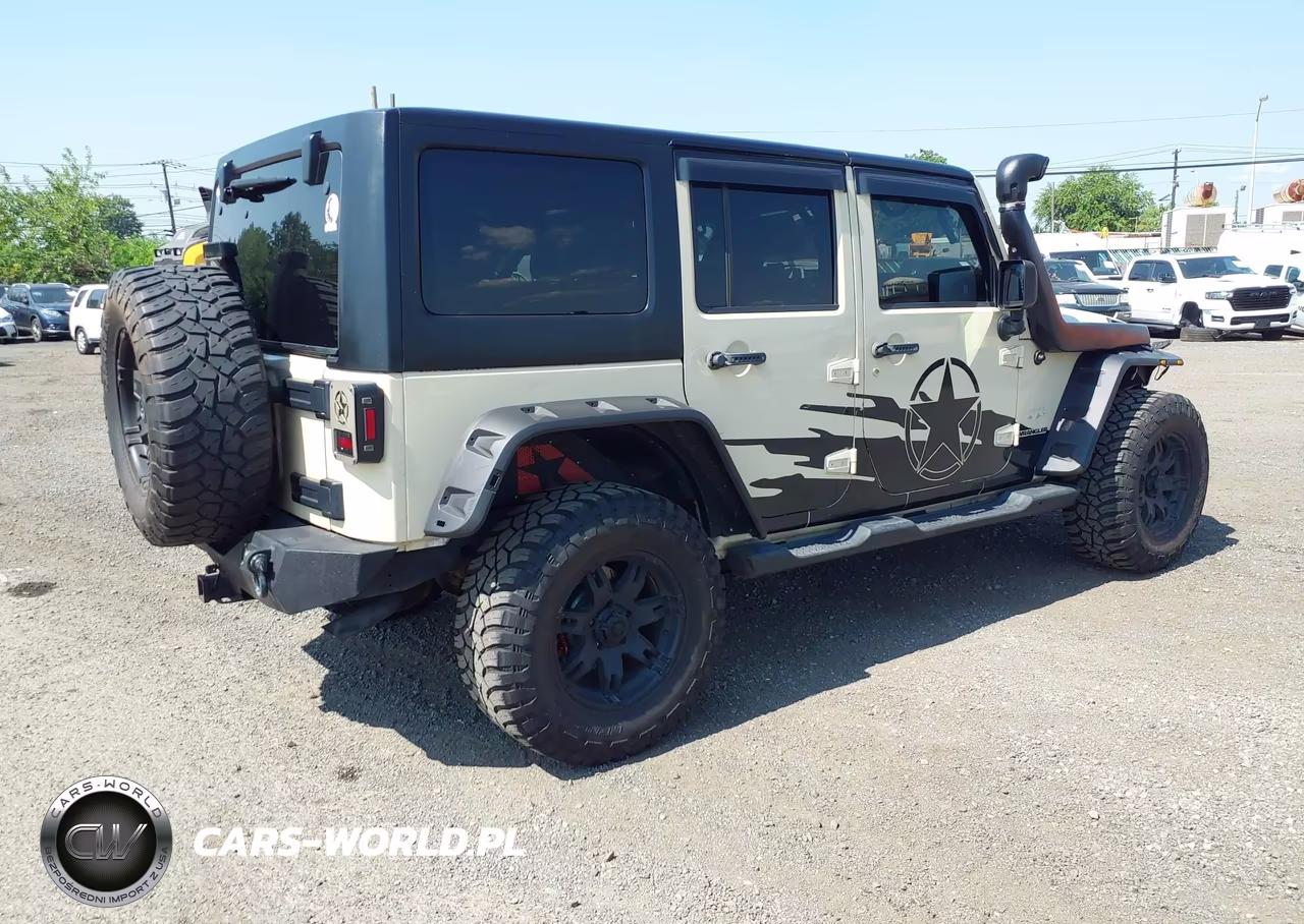 2012 Jeep Wrangler Unlimited Sahara VIN:1C4HJWEG3CL120256 - 4