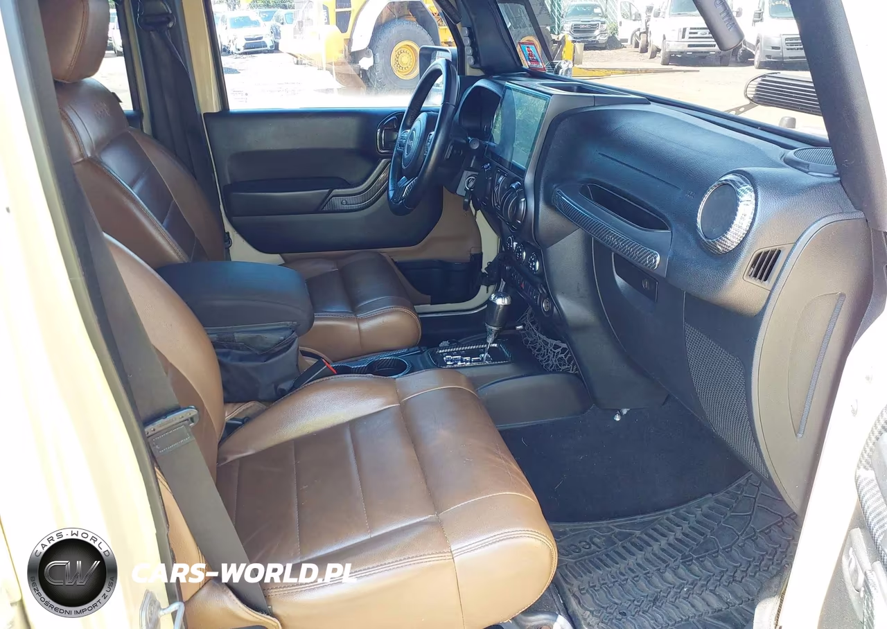 2012 Jeep Wrangler Unlimited Sahara VIN:1C4HJWEG3CL120256 - 5