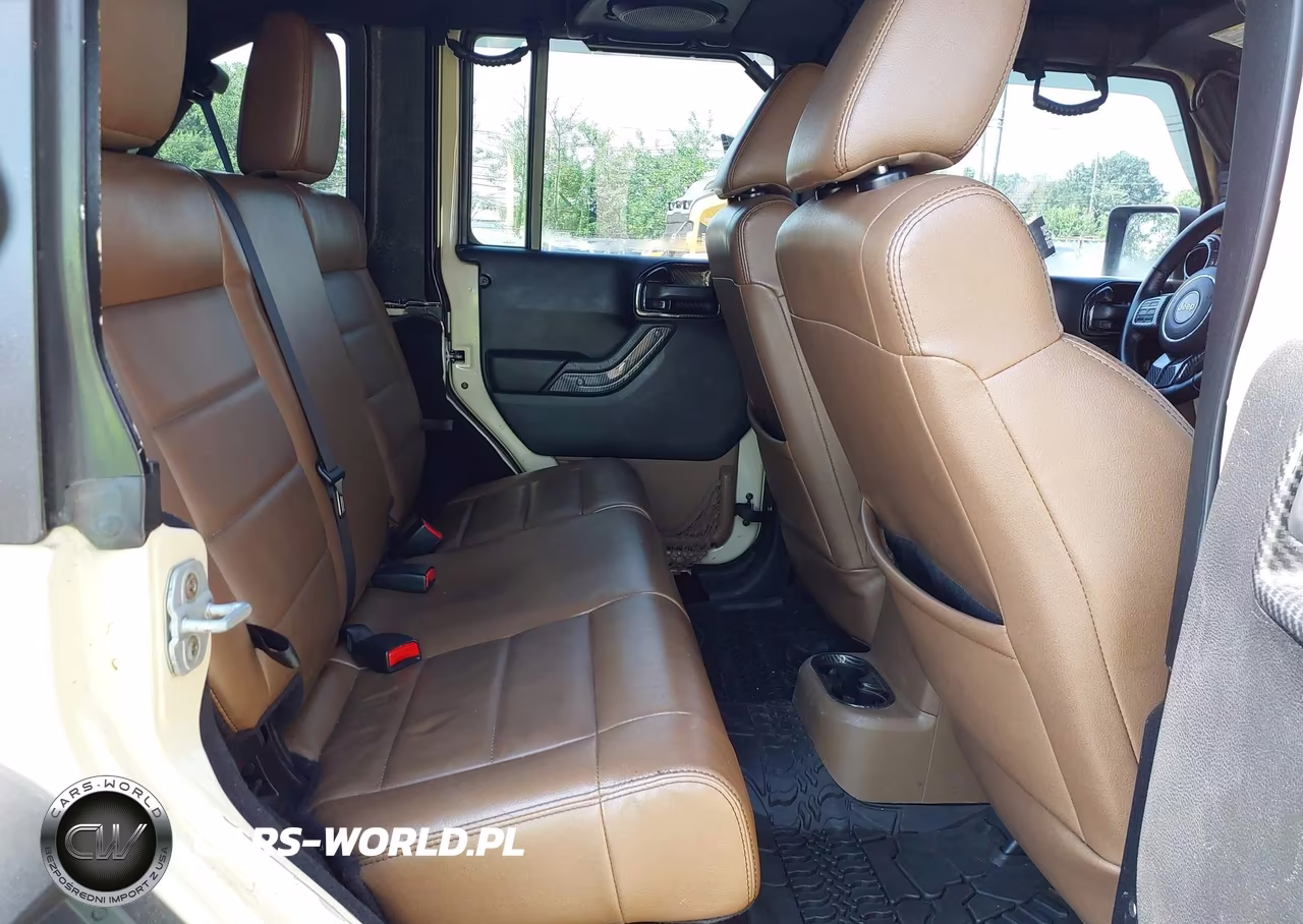 2012 Jeep Wrangler Unlimited Sahara VIN:1C4HJWEG3CL120256 - 8