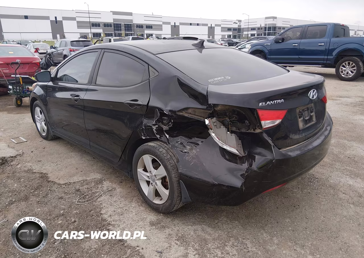 2013 Hyundai Elantra Gls VIN:KMHDH4AE2DU556879 - 3